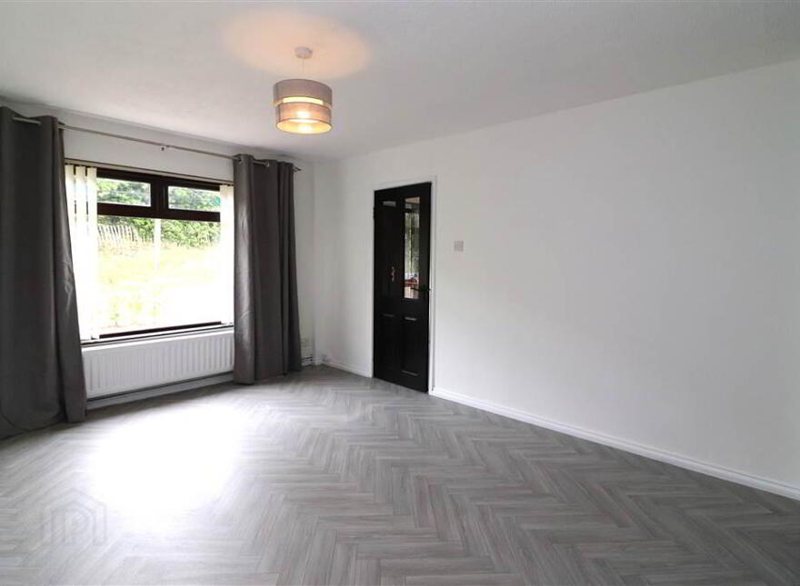 202 Ashmount Gardens, Hillhall Road, Lisburn, BT27 5DB