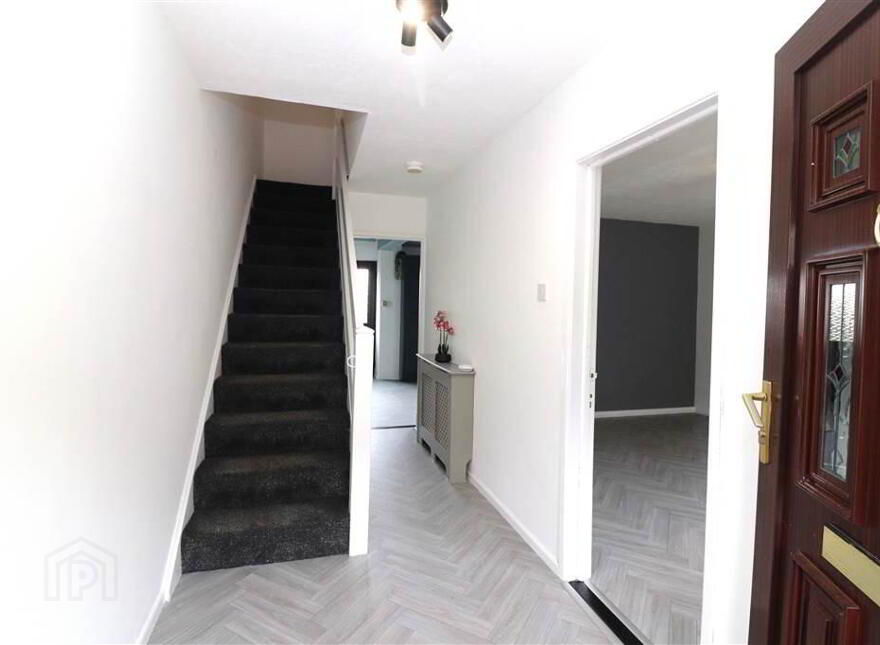 202 Ashmount Gardens, Hillhall Road, Lisburn, BT27 5DB