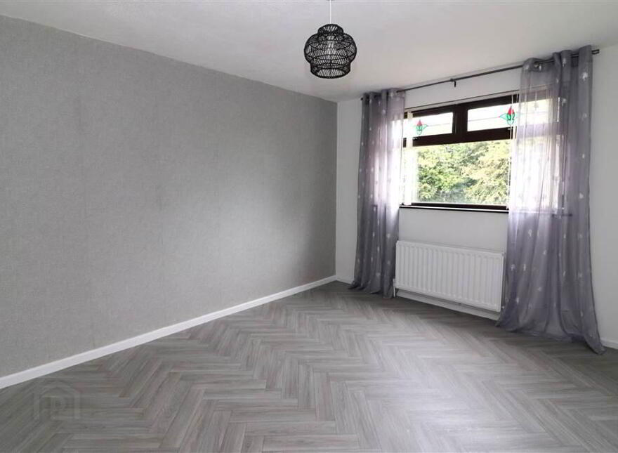 202 Ashmount Gardens, Hillhall Road, Lisburn, BT27 5DB