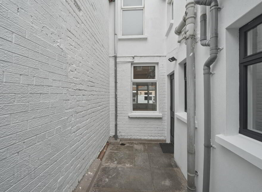 26 Dunraven Avenue, Belfast, BT5 5JR