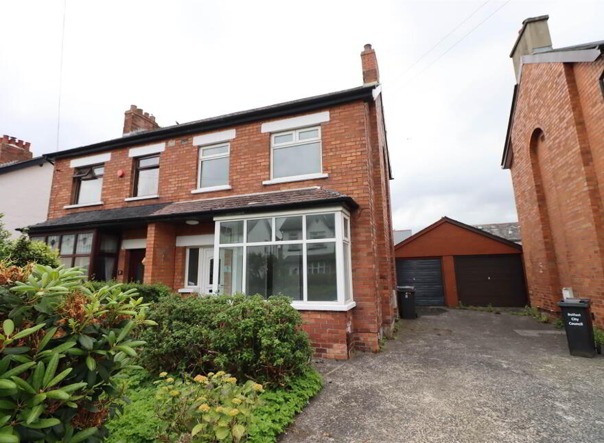 5 Pommern Parade, Castlereagh, Belfast, BT6 9FX photo