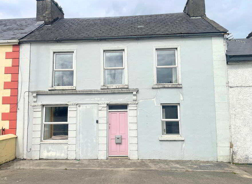 Ballinagare, Castlerea, F45RX00