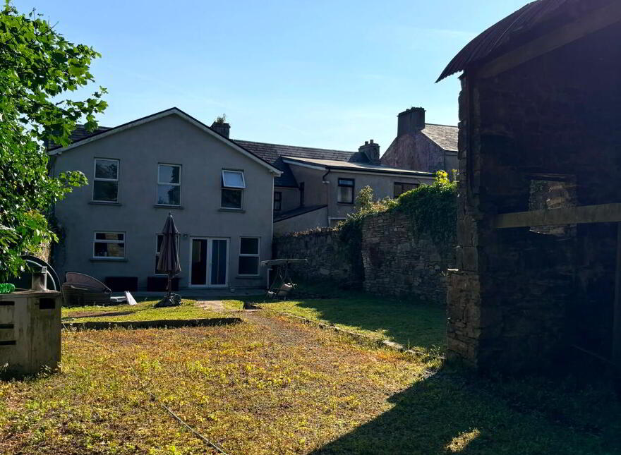 Ballinagare, Castlerea, F45RX00