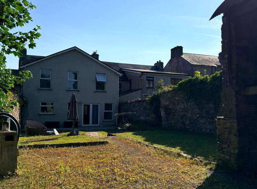 Ballinagare, Castlerea, F45RX00