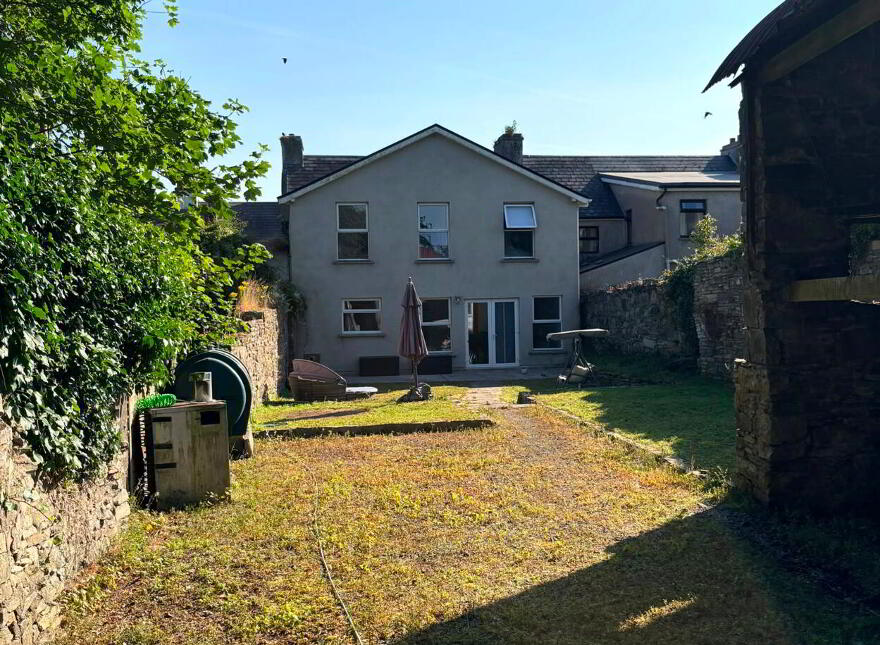 Ballinagare, Castlerea, F45RX00