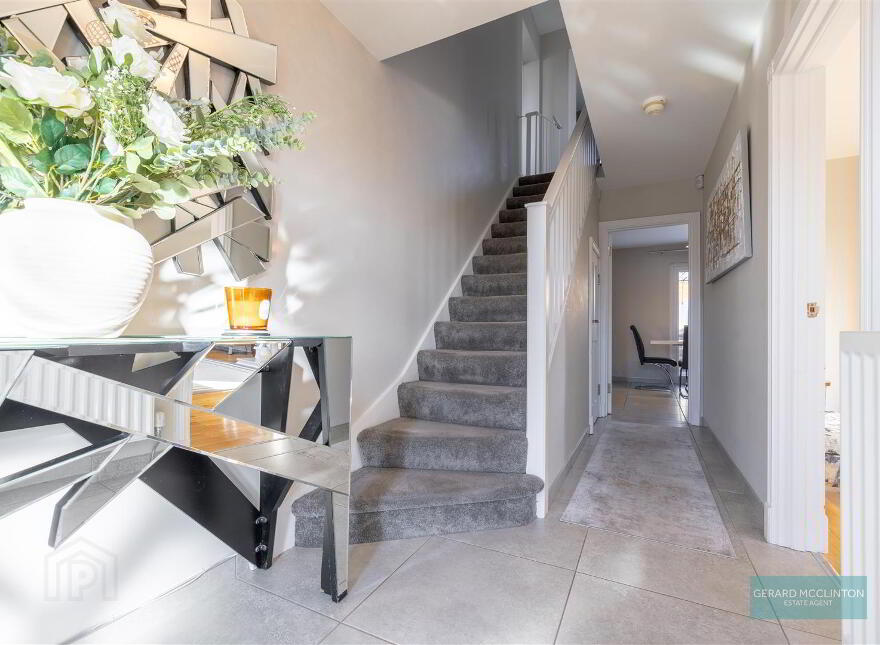 113 Laurelgrove Dale, Belfast, BT8 6ZE