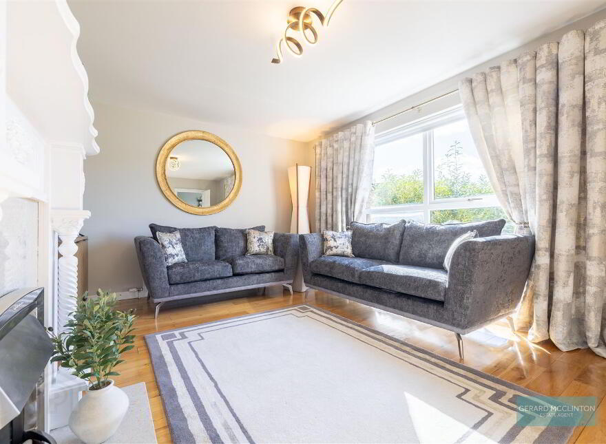 113 Laurelgrove Dale, Belfast, BT8 6ZE