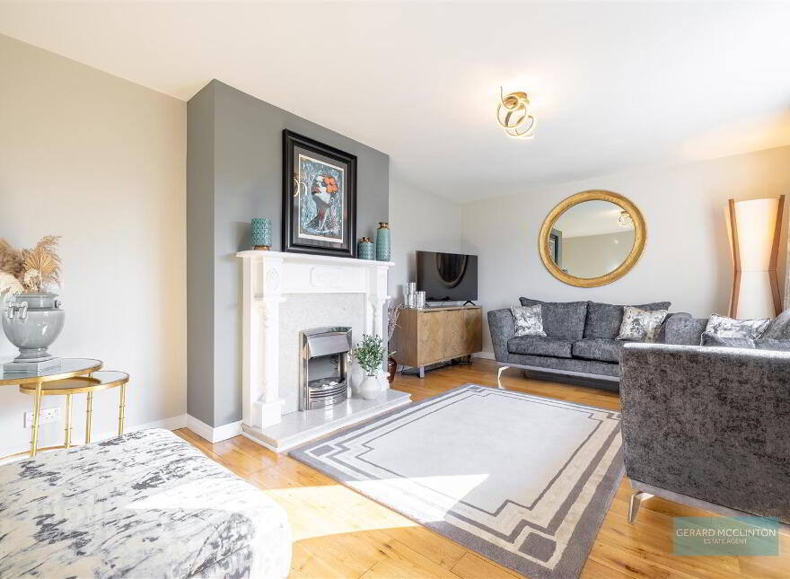 113 Laurelgrove Dale, Belfast, BT8 6ZE