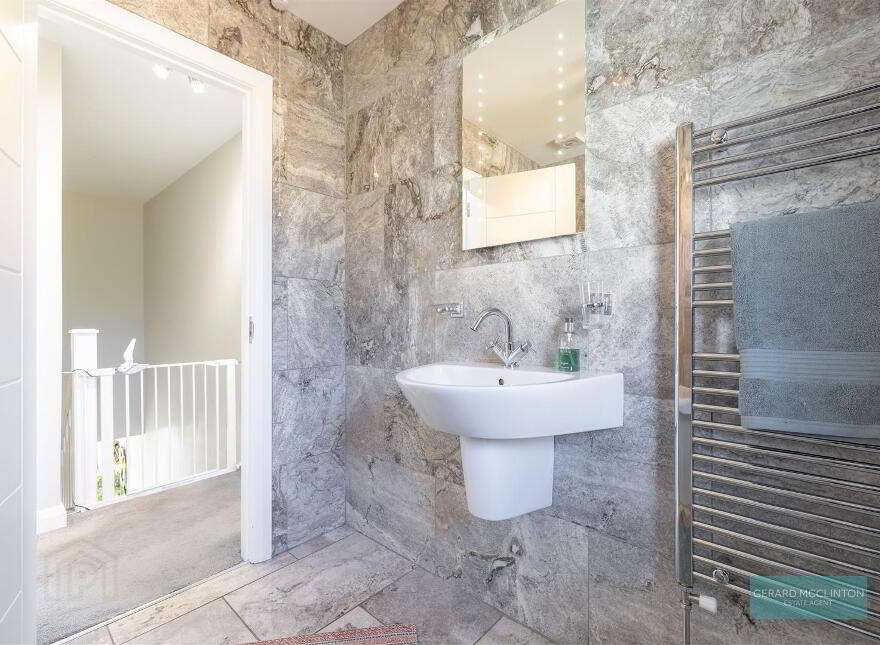 113 Laurelgrove Dale, Belfast, BT8 6ZE