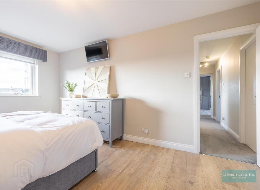113 Laurelgrove Dale, Belfast, BT8 6ZE