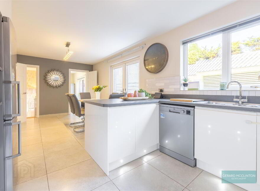 113 Laurelgrove Dale, Belfast, BT8 6ZE
