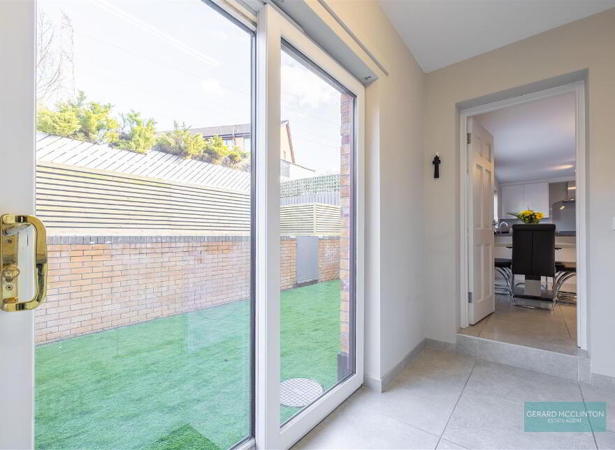 113 Laurelgrove Dale, Belfast, BT8 6ZE