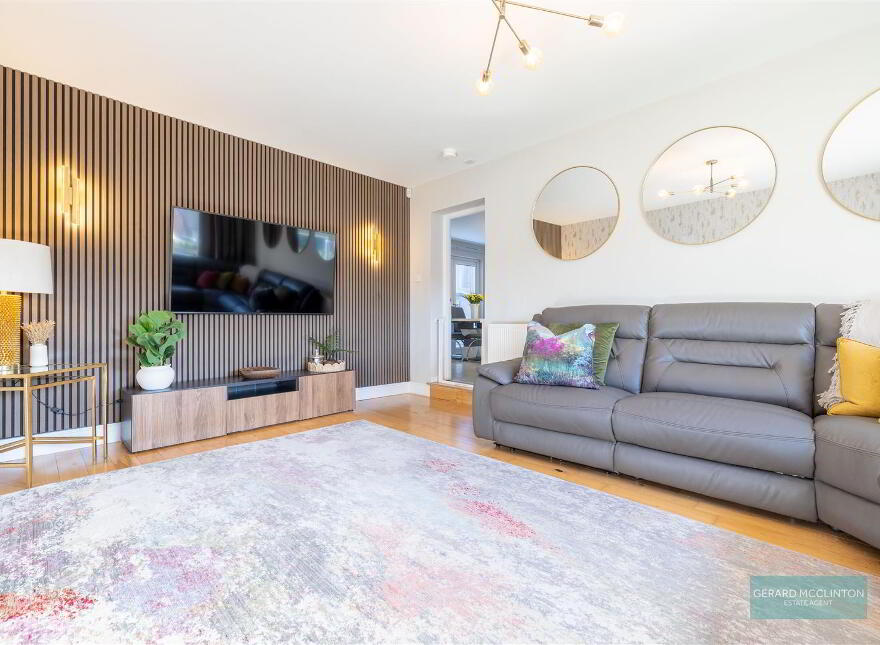 113 Laurelgrove Dale, Belfast, BT8 6ZE