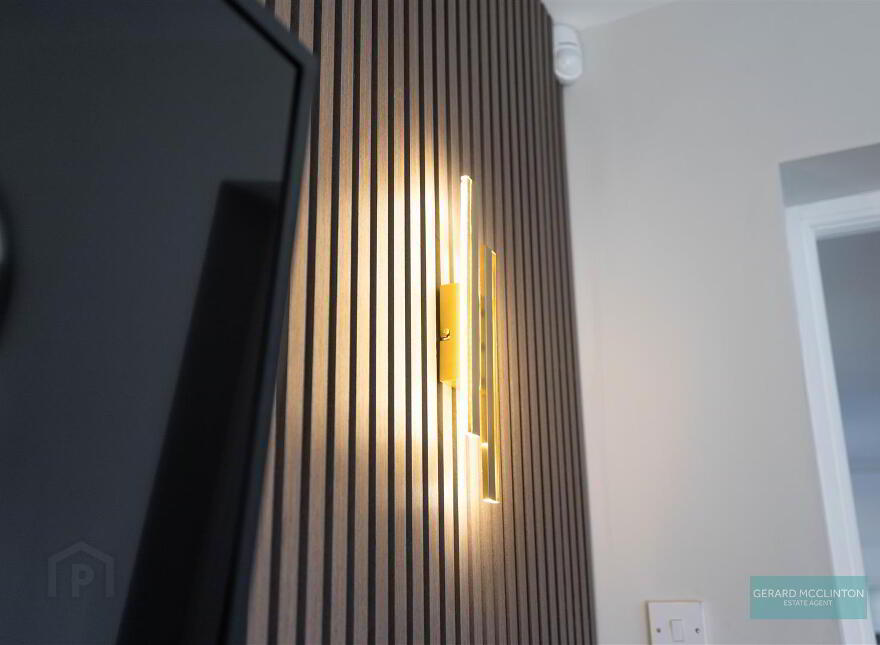113 Laurelgrove Dale, Belfast, BT8 6ZE