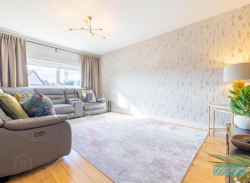 113 Laurelgrove Dale, Belfast, BT8 6ZE