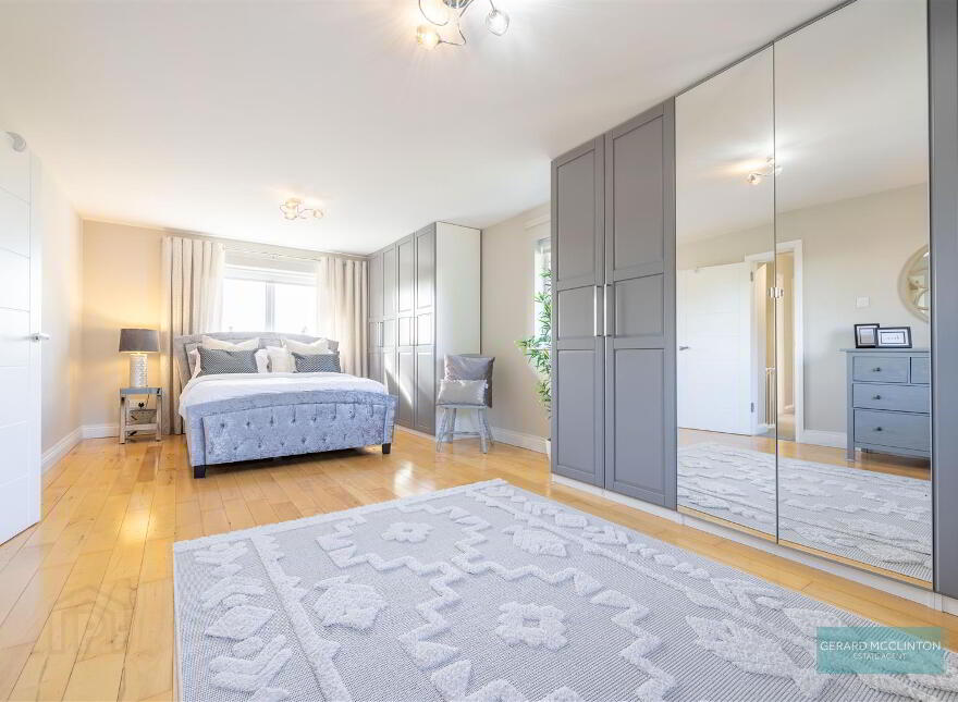113 Laurelgrove Dale, Belfast, BT8 6ZE