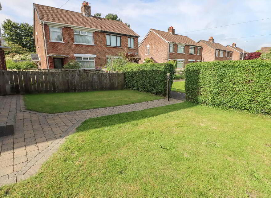 38 Moatview Park, Dundonald, Belfast, BT16 2BE