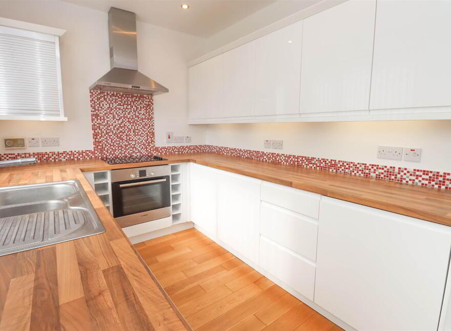 38 Moatview Park, Dundonald, Belfast, BT16 2BE