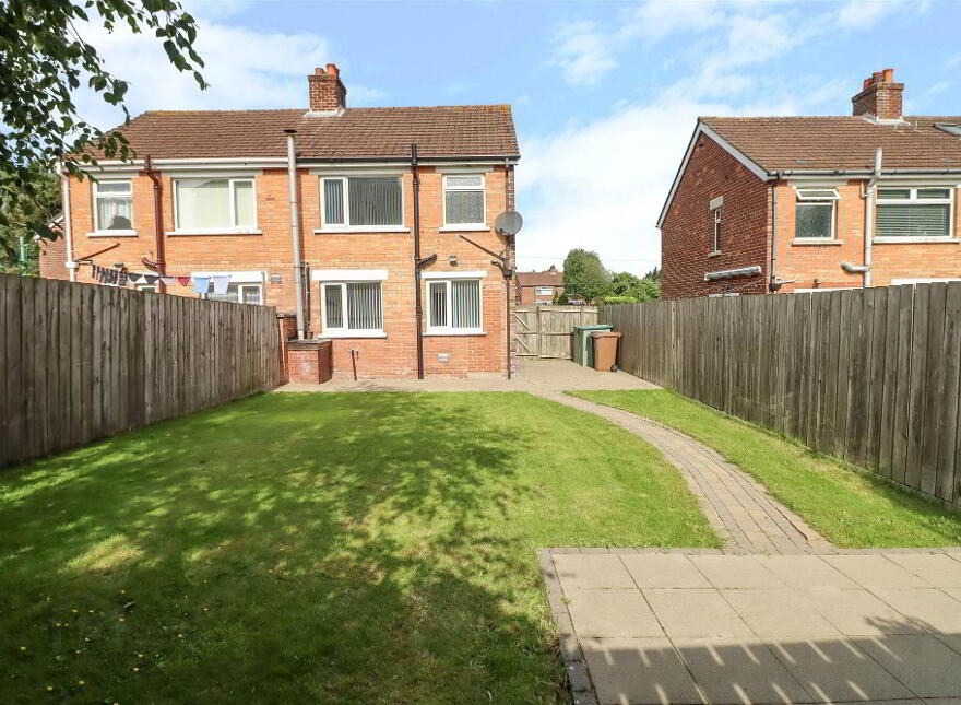 38 Moatview Park, Dundonald, Belfast, BT16 2BE