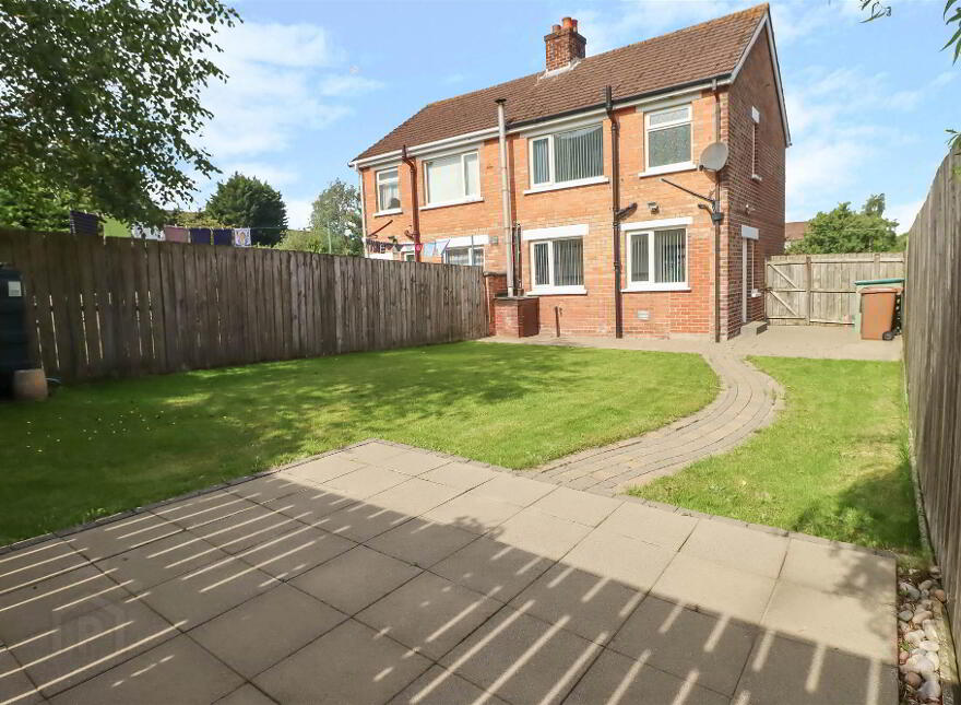 38 Moatview Park, Dundonald, Belfast, BT16 2BE