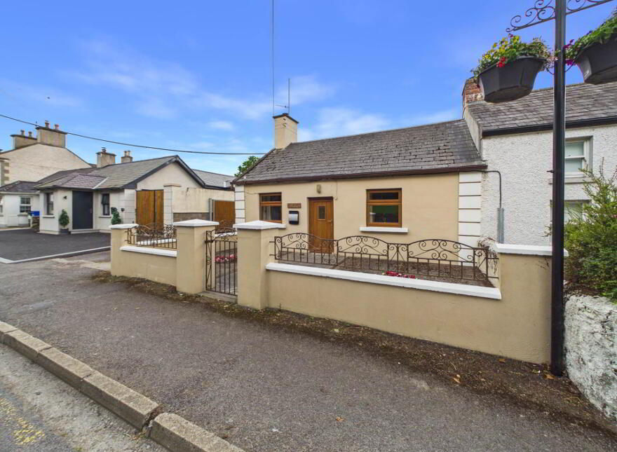 Bedford, Mainstreet, Piltown, E32TW28