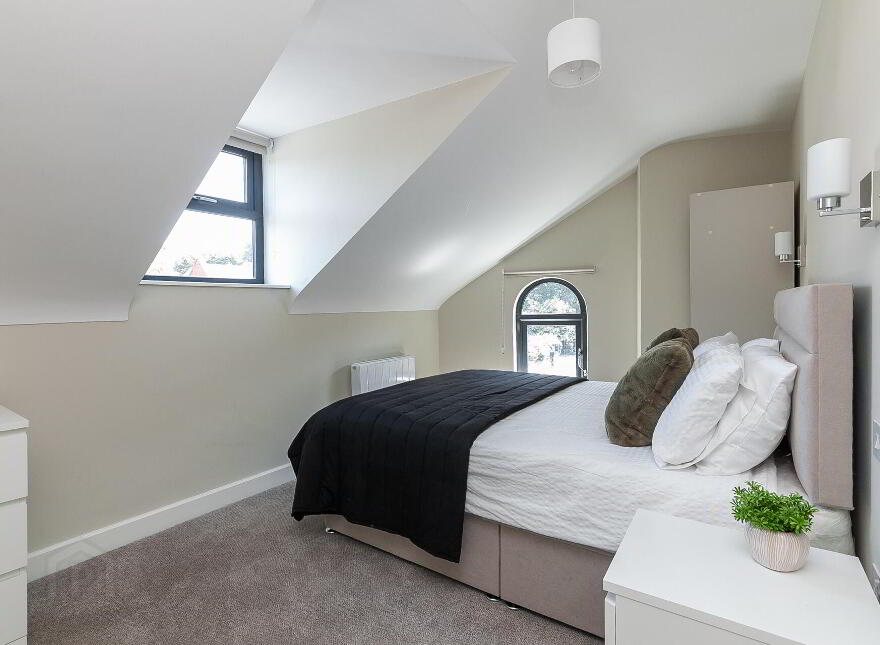Apt 3, 537a Lisburn Road, Belfast, BT9 7GQ