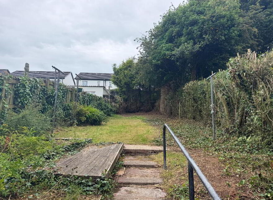 10 Circular Road, Creggan, Derry, BT48 9QZ