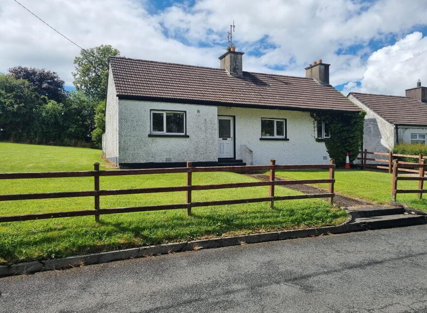 8 Oriel Park, Emyvale, H18DK10