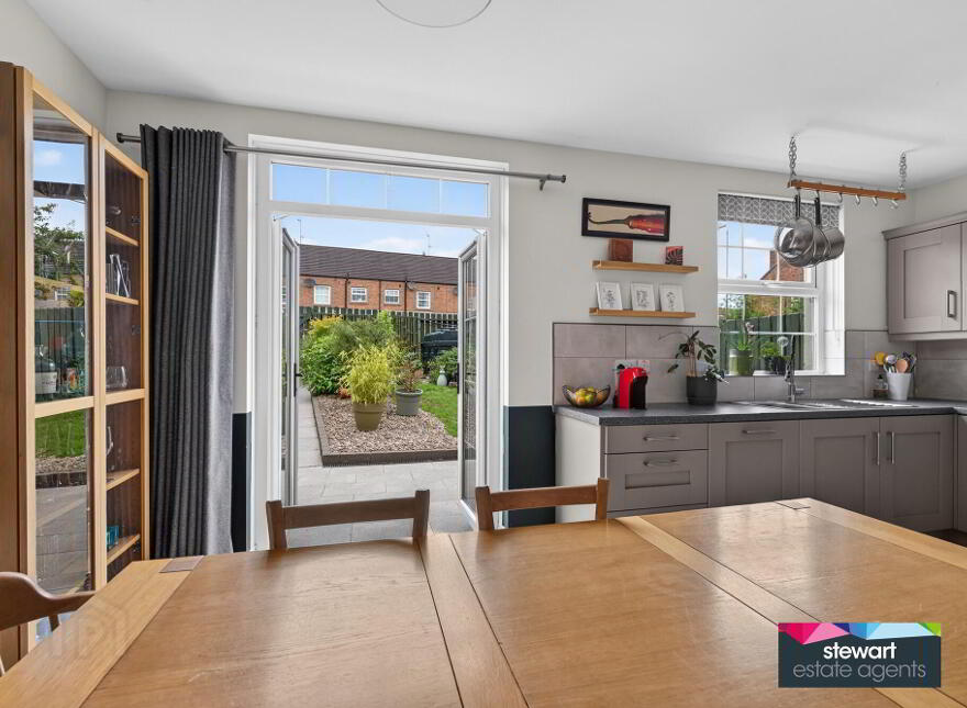 10 Glebe Crescent, Moira, BT67 0TR