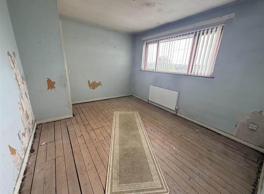 12 Nicholson Gardens, Lisburn, BT28 1YW