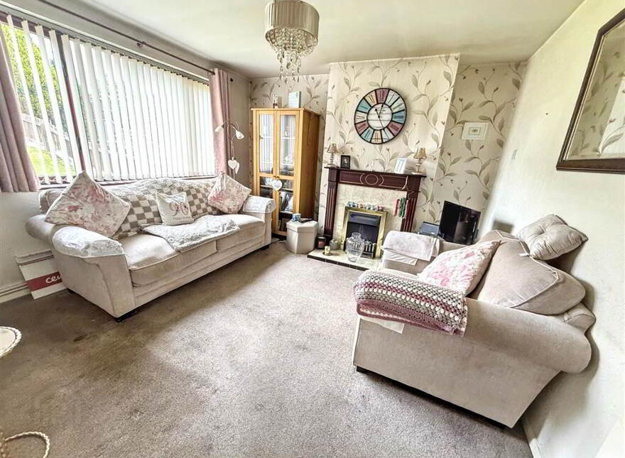 12 Nicholson Gardens, Lisburn, BT28 1YW