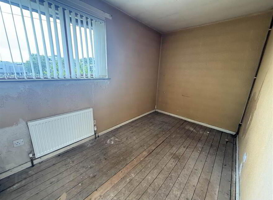 12 Nicholson Gardens, Lisburn, BT28 1YW