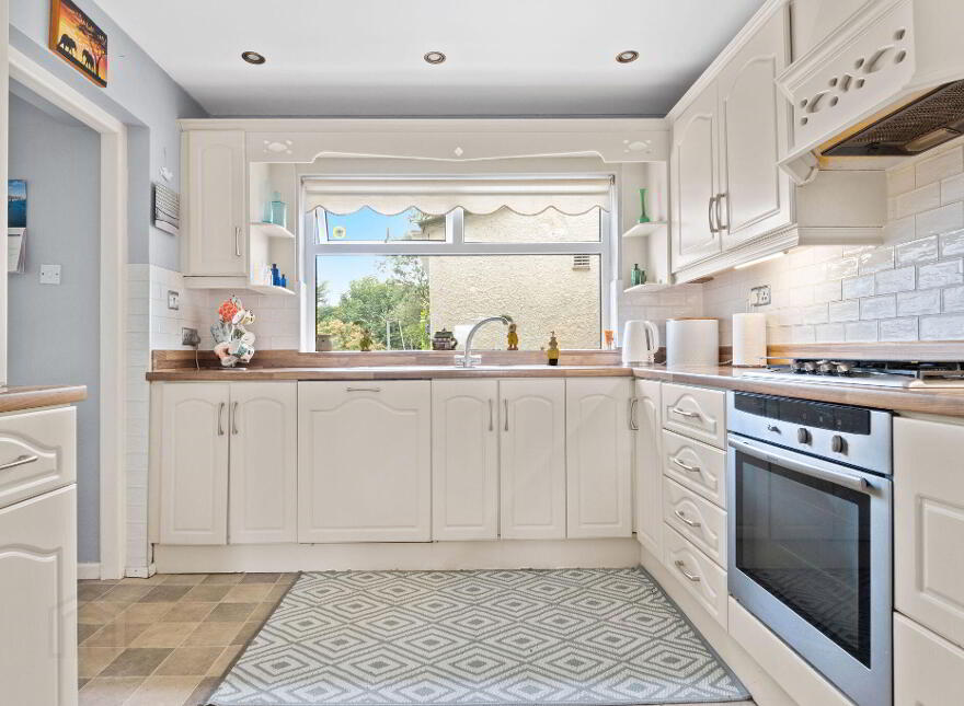 69 Hopefield Avenue, Portrush, BT56 8HE