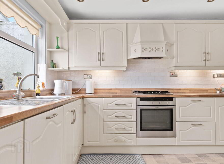 69 Hopefield Avenue, Portrush, BT56 8HE