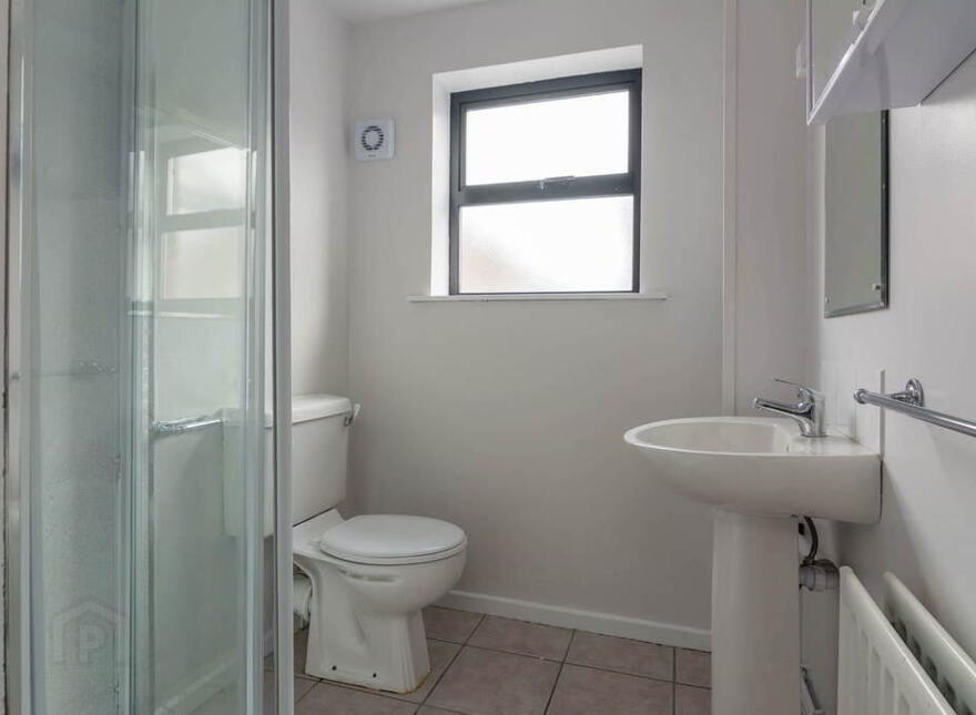 Apt 1, 43 Sandhurst Drive, Belfast, BT9 5AY