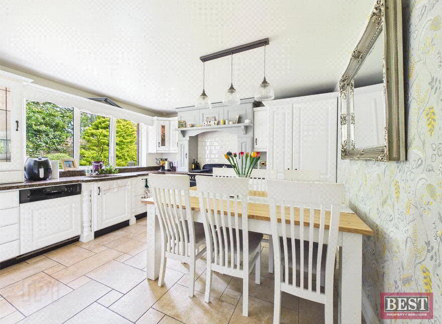 10 Oak Vale Avenue, Newry, BT34 2BQ