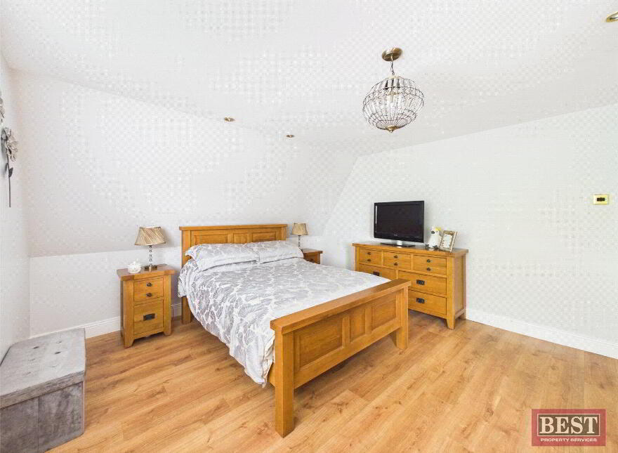 10 Oak Vale Avenue, Newry, BT34 2BQ