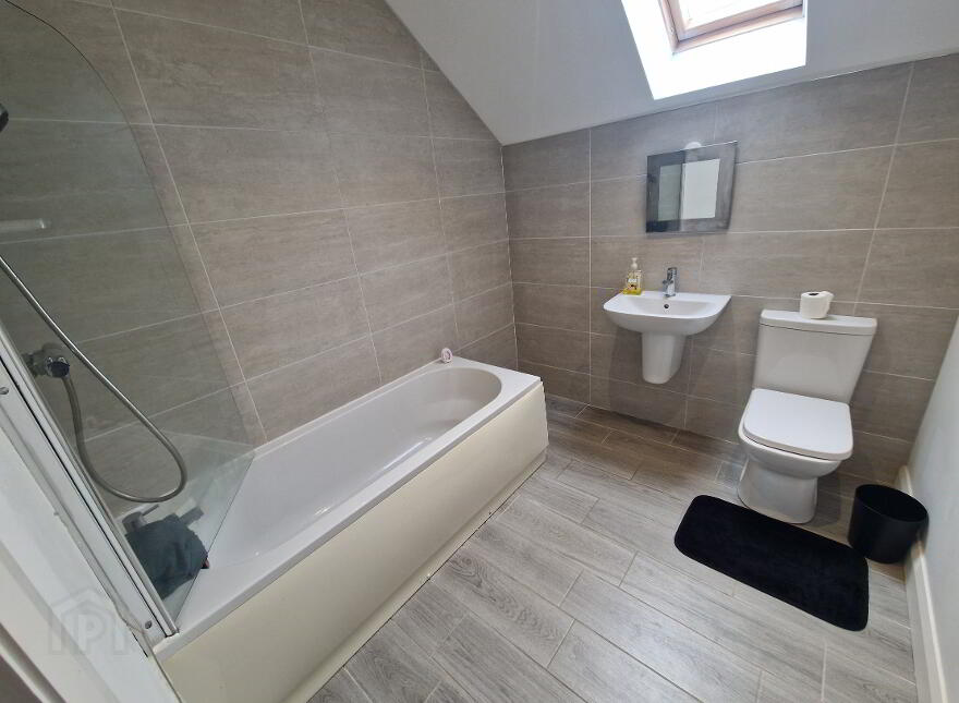 33 Castle Avenue, Randalstown, BT41 2EE