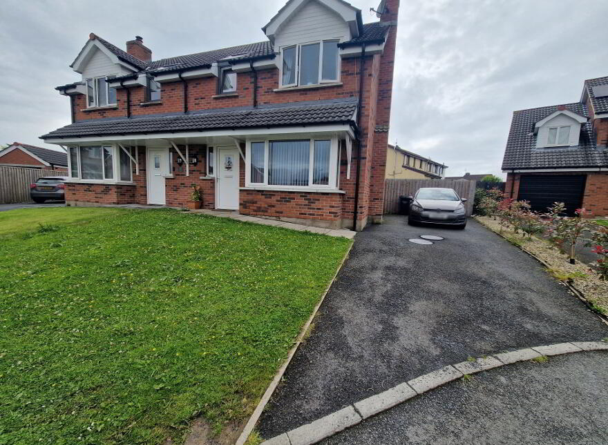 33 Castle Avenue, Randalstown, BT41 2EE