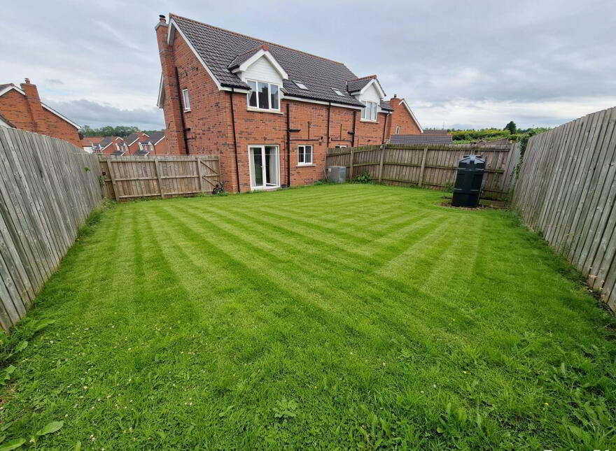 33 Castle Avenue, Randalstown, BT41 2EE