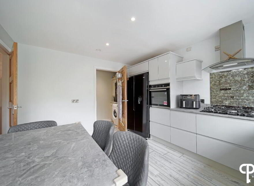 112 St Eithne's Park, Derry, BT48 0LE