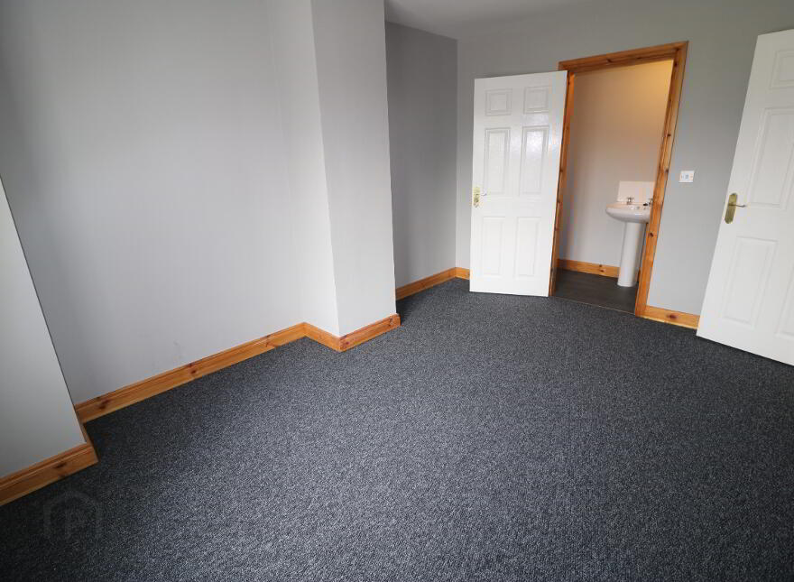103 Rossdale, Ballymena, BT42 2SJ