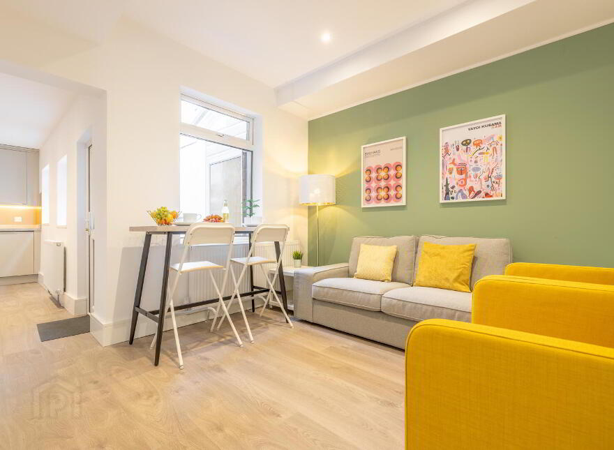 Room 3, 4 Woodcot Avenue, Belfast, BT5 5JA
