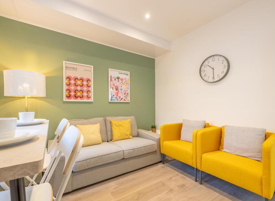Room 3, 4 Woodcot Avenue, Belfast, BT5 5JA