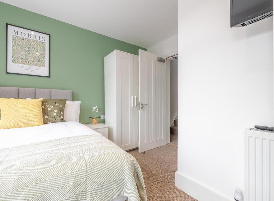 Room 3, 4 Woodcot Avenue, Belfast, BT5 5JA