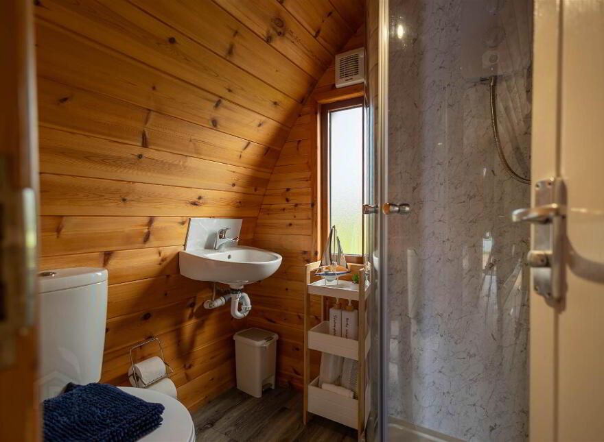 Rathlin Glamping, Rathlin Island, Demesne, Ballycastle, BT54 6RT