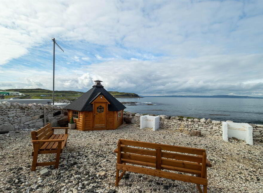 Rathlin Glamping, Rathlin Island, Demesne, Ballycastle, BT54 6RT