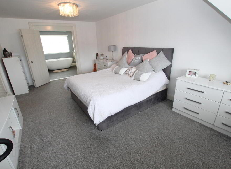 16 Woodland Avenue, Lambeg, Lisburn, BT27 4PJ