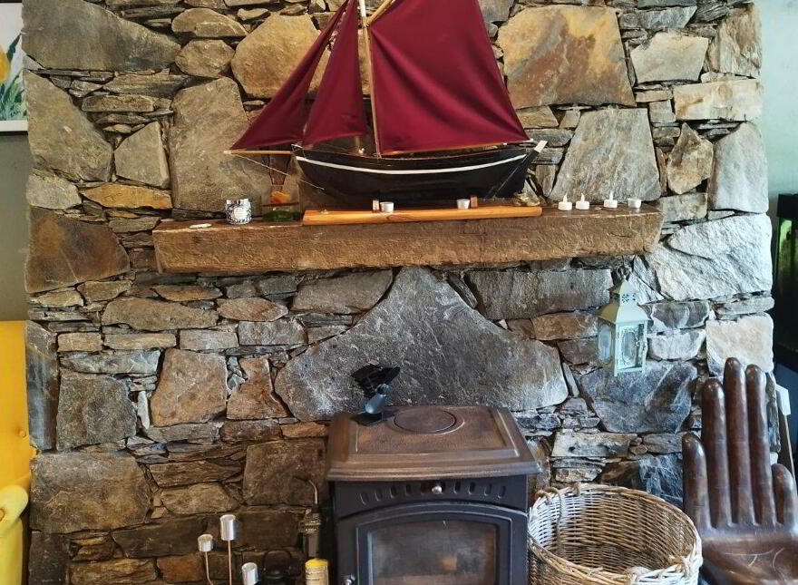 Riverside, Clifden, H71T627