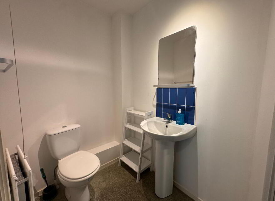 6.2, 117 Lisburn Road, Belfast, BT9 7AF